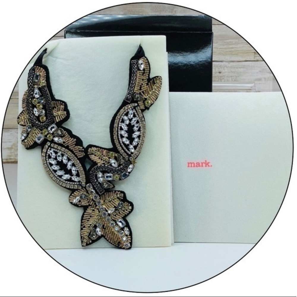 MARK by AVON - GO FOR THE BAROQUE NECKLACE